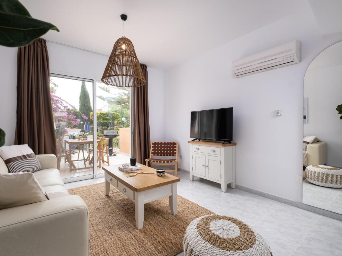 Nephele-Stylish 2Bd Townhouse In Kato Paphos Villa Bagian luar foto