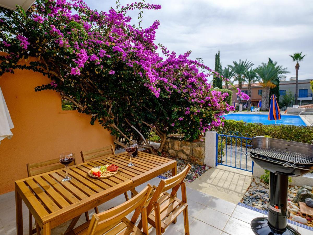 Nephele-Stylish 2Bd Townhouse In Kato Paphos Villa Bagian luar foto