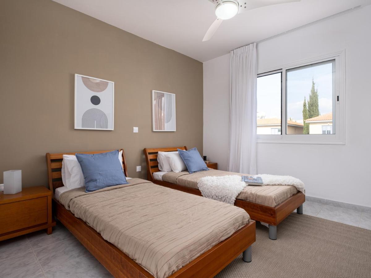 Nephele-Stylish 2Bd Townhouse In Kato Paphos Villa Bagian luar foto